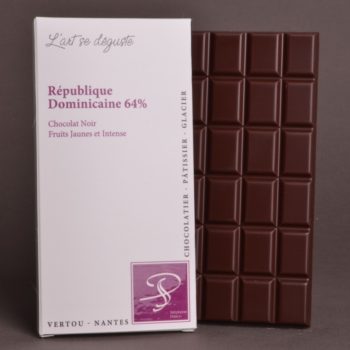 Tablette République Dominicaine 64% Chocolat Noir de Stéphane Pasco, Pure Origine, aux notes de Fruits Jaunes et tout en Intensité