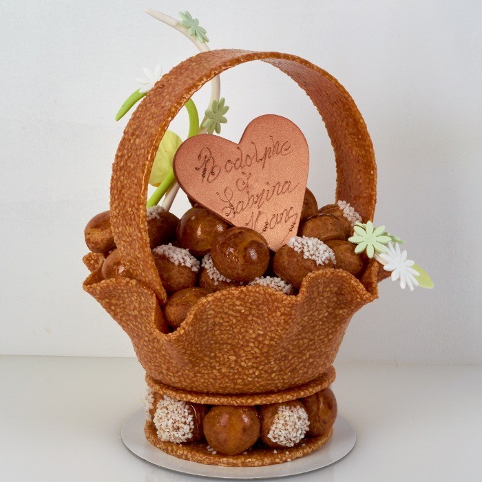 Pièce Montée de Choux Caramélisés et de Nougatine : pour sublimer votre