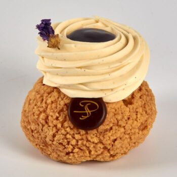 Chou Violette, aux saveurs fruitées de Cassis, de Violette et de Vanille, de Stéphane Pasco, artisan Pâtissier à Nantes et Vertou
