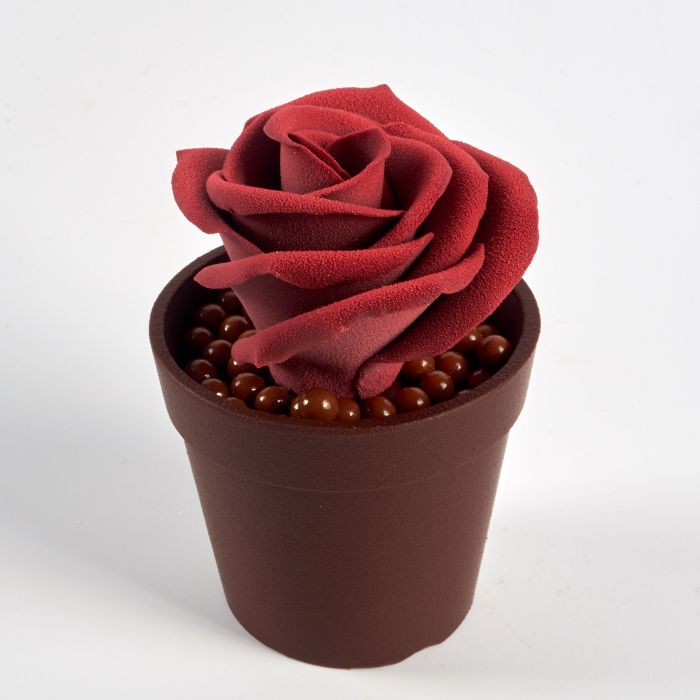Rose en Chocolat Noir, Praliné Feuilletine et Perles Craquantes, pour la Fête des Mères, de Stéphane Pasco, artisan Chocolatier à Nantes