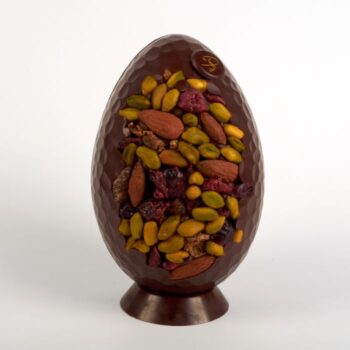 Montage Oeuf Mendiant en Chocolat Noir de Pâques de Stéphane Pasco, artisan Chocolatier à Nantes et Vertou