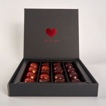 Coffret Je t'aime de 18 bonbons de chocolat pour la Fête des Mères, de Stéphane Pasco, artisan Chocolatier à Nantes