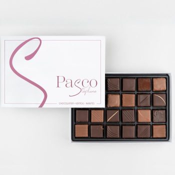Coffret Empreinte de 24 Bonbons de Chocolat en assortiment Noir et Lait, de Stéphane Pasco, Pâtissier Chocolatier à Nantes et Vertou