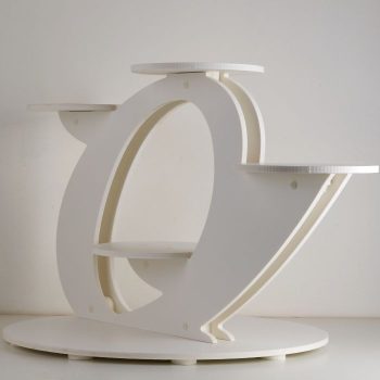 Présentoir blanc pour entremet, à réserver dans l'une de nos boutiques, Stéphane Pasco Pâtissier, Chocolatier et Glacier, à Nantes et Vertou