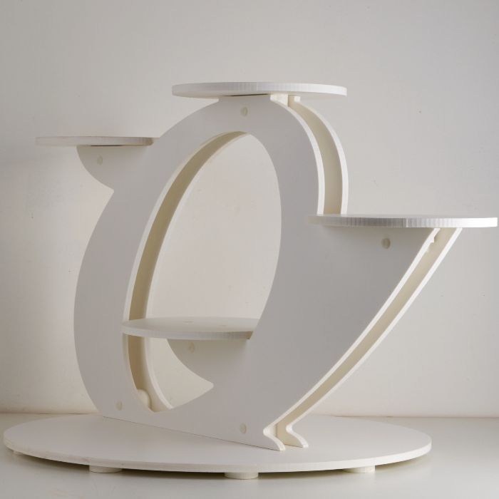 Présentoir blanc pour entremet, à réserver dans l'une de nos boutiques, Stéphane Pasco Pâtissier, Chocolatier et Glacier, à Nantes et Vertou