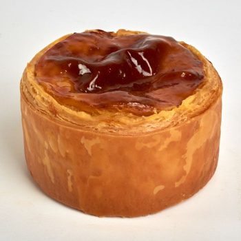 Flan Pâtissier, entre Crème Vanille de Madagascar et Feuilletage Pur Beurre, entre tradition et gourmandise, de Stéphane Pasco, artisan à Nantes et Vertou