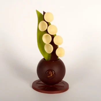 Brin de Muguet en Chocolat Noir et Lait et Praliné Amande Noisette au Sablé Breton de Stéphane Pasco, artisan Chocolatier à Nantes