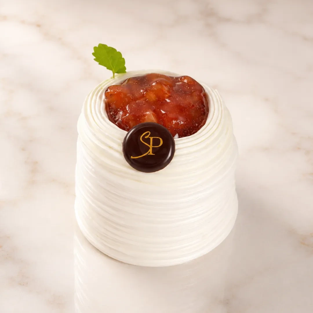 Pâtisserie Pavlova Primavera Rhubarbe Rouge, sans gluten, de Stéphane Pasco, artisan Pâtissier à Nantes et Vertou