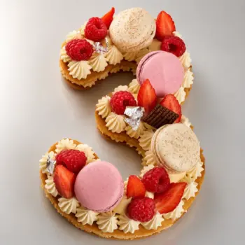 Number Cake, personnalisé en forme de trois, de Stéphane Pasco, artisan Pâtissier à Nantes et Vertou