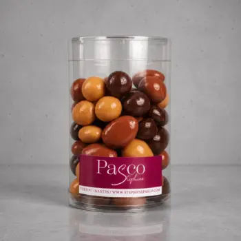 Boite de 200g d'Amandes Noisettes Chocolat de Stéphane Pasco, artisan Chocolatier à Nantes et Vertou