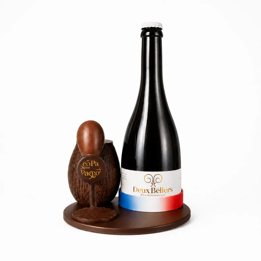 Tireuse à bière fond blanc en chocolat lait et noir avec bière artisanale Deux Béliers, Fête des Pères Stéphane Pasco, chocolatier à nantes et vertou