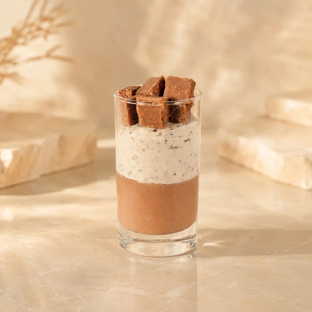 Verrine Glacée Stracciatella, aux notes de yaourt et de Chocolat, de Stéphane Pasco, artisan glacier à Nantes et Vertou