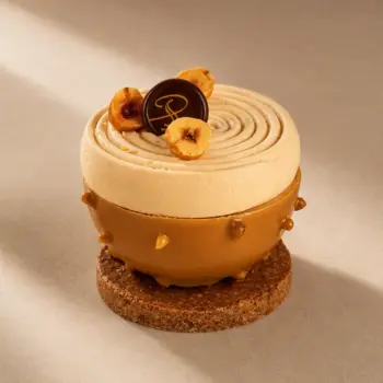 Pâtisserie Casse Noisette, un ballet de saveurs, entre Noisette et Yuzu, de Stéphane Pasco, artisan Pâtissier à Nantes